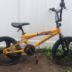 NEXT Bike, black mags, gyro, cool yellow